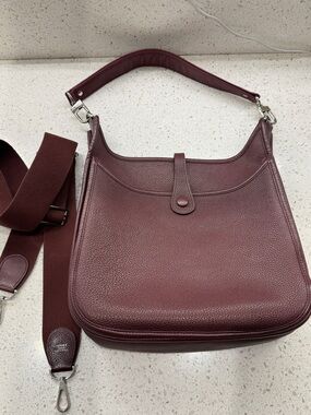 Hermes Evelyne III 29 Clemence Bordeuex Crossbody Bag good Condition
